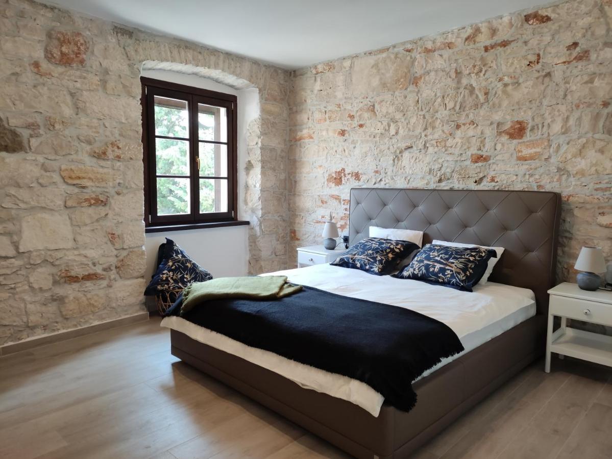 Apartvilla Castropola Екстериор снимка