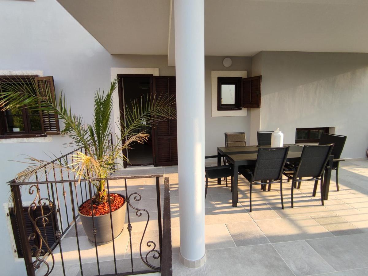 Apartvilla Castropola Екстериор снимка