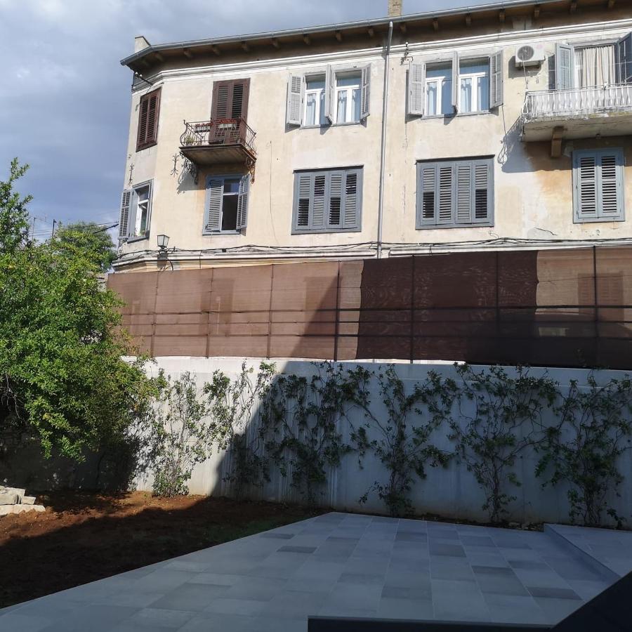 Apartvilla Castropola Екстериор снимка