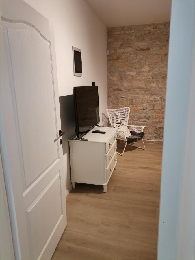 Apartvilla Castropola Екстериор снимка